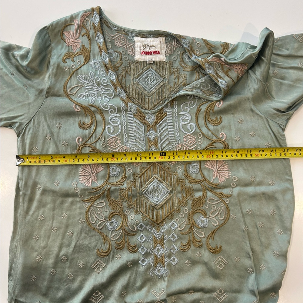 Johnny Was Sage Green Embroidered V‑Neck Tunic - Picture 6 of 6